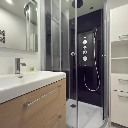 Apartmán L'alhambra - A Pied Piscine